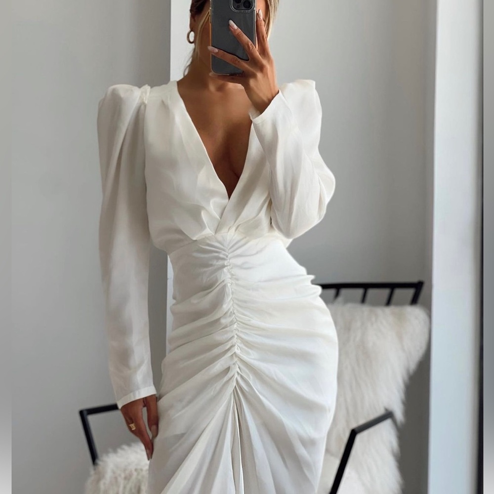 Mable maxi dress with strong sleeves and ruching NWT